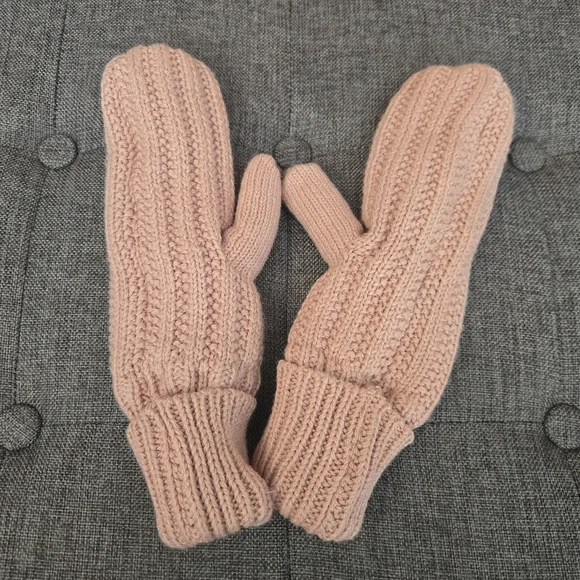 Indigo Rory Rib Furry Lined Mittens In Rose - Picture 3 of 7